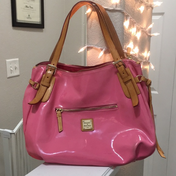 Dooney & Bourke Handbags - EUC Patent Leather Ounk Dooney